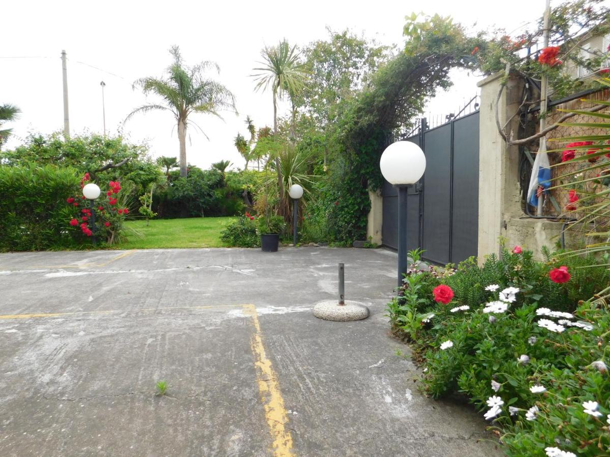 Villa Delle Vacanze Fiumefreddo di Sicilia Exterior foto